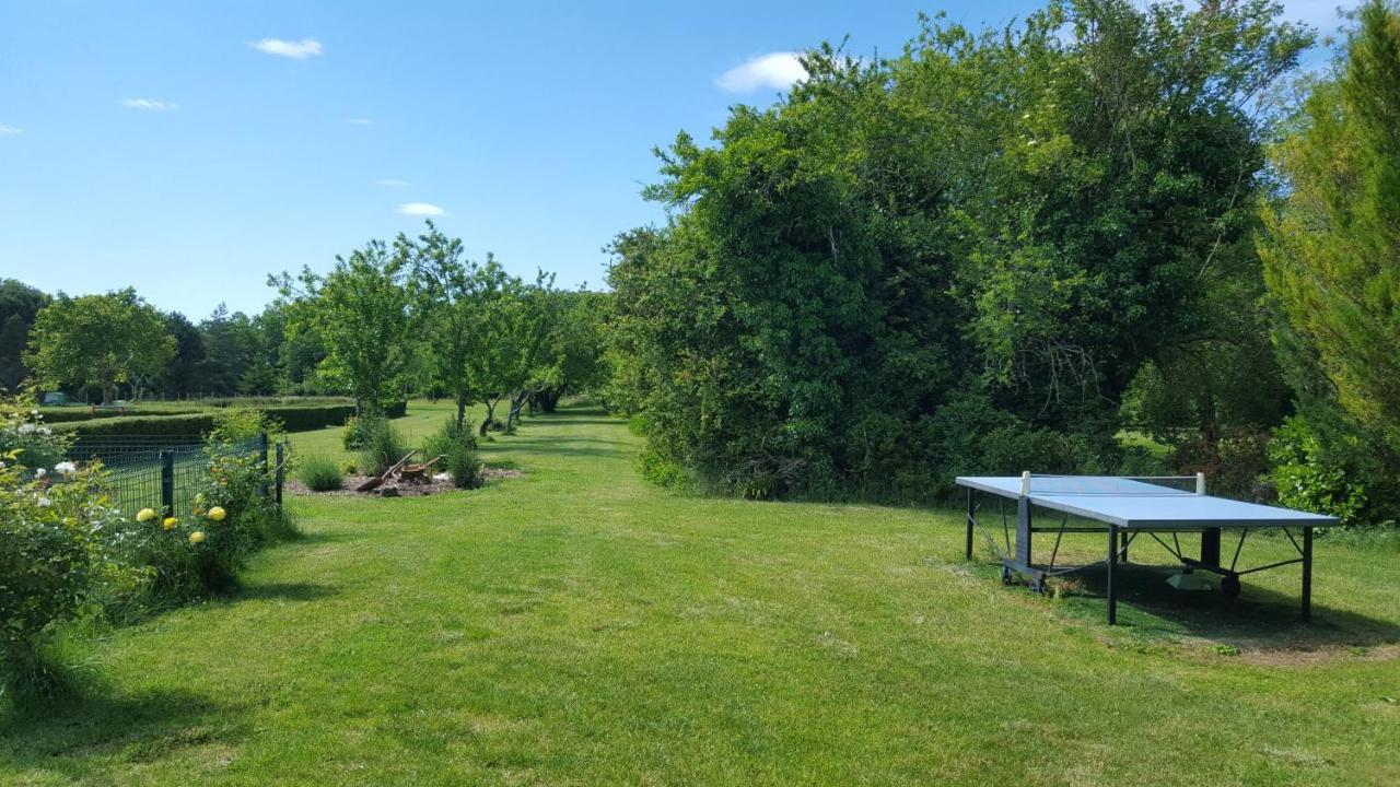 La Roseraie Neuville-du-Poitou Exteriér fotografie
