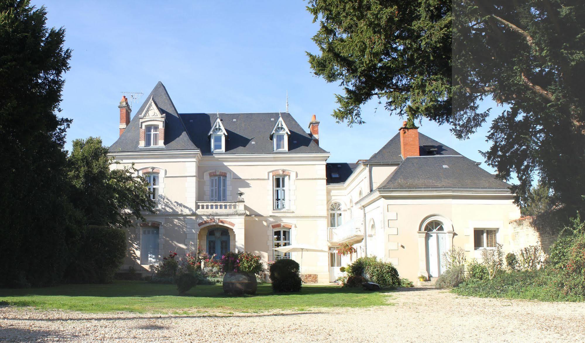 La Roseraie Neuville-du-Poitou Exteriér fotografie